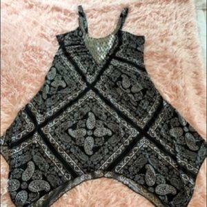 BEAUTIFUL SUN DRESS.  METAL ACCENTS